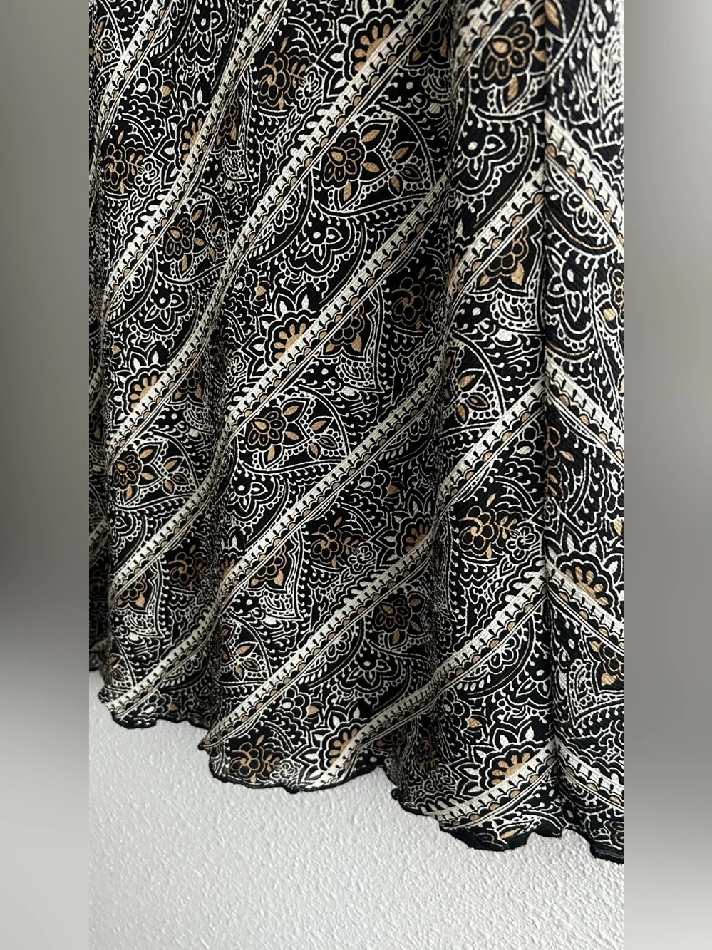 Ann Taylor Black and Cream Diagonal Paisley Skirt